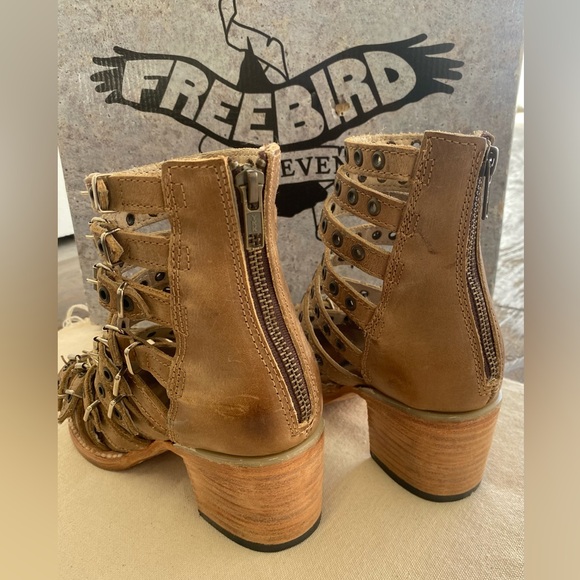 Freebird by Steven Cassandra Heeled Strappy Sandals Distressed Leather W6 Boho - Picture 4 of 15